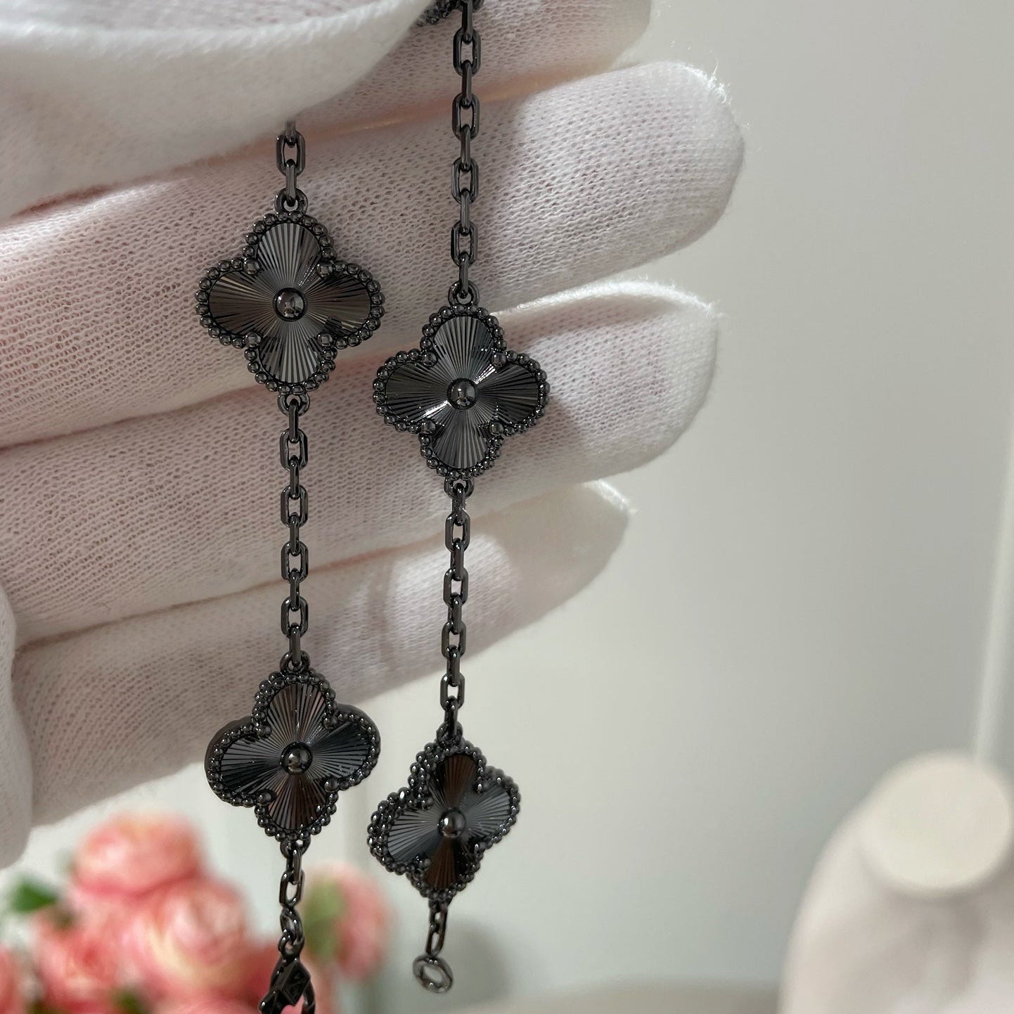 [NOBLE AURA]CLOVER 5 MOTIF BLACK BRACELET