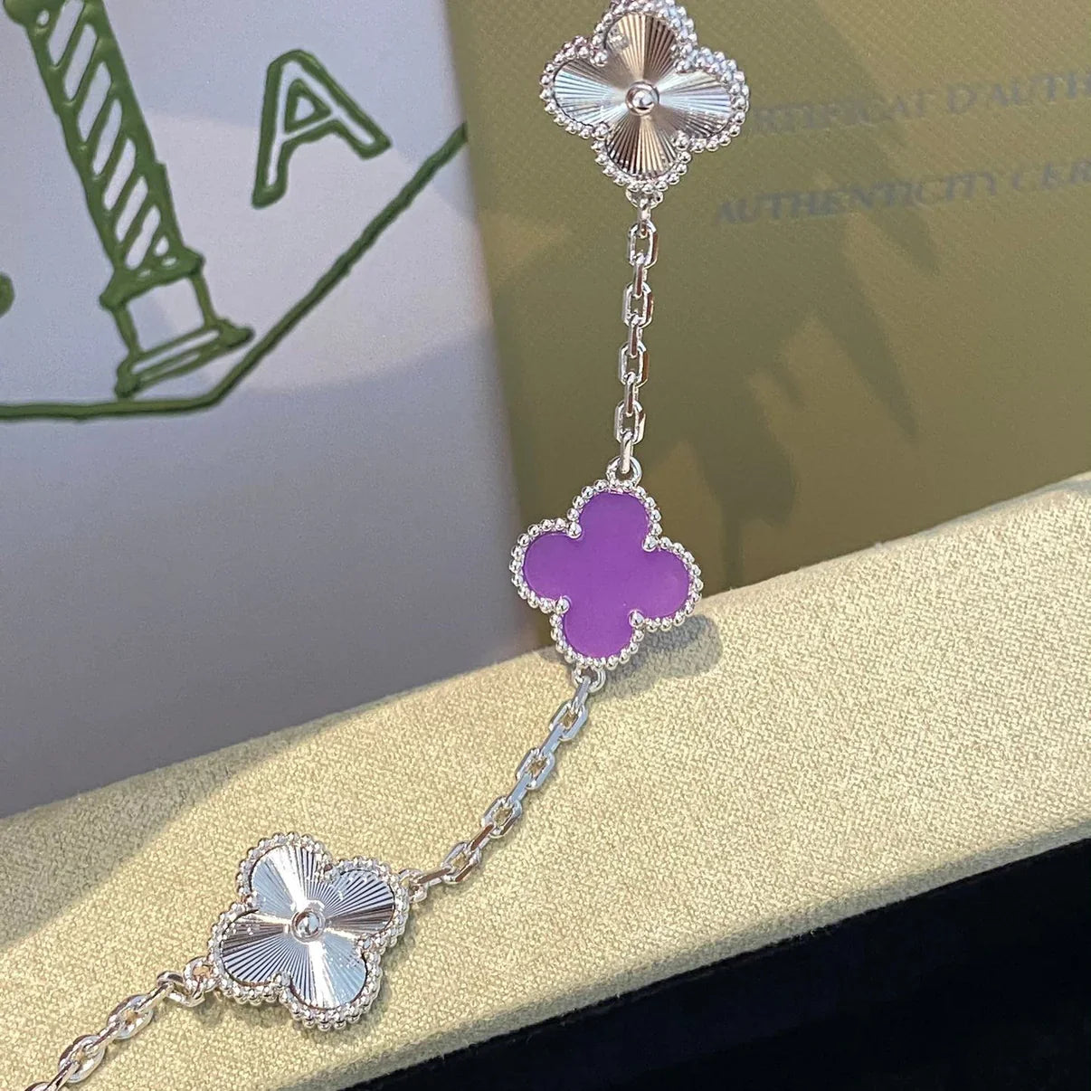 [NOBLE AURA] CLOVER 5 MOTIF VIOLET BRACELET COLLECTION