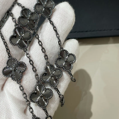 [NOBLE AURA]CLOVER 5 MOTIF BLACK BRACELET
