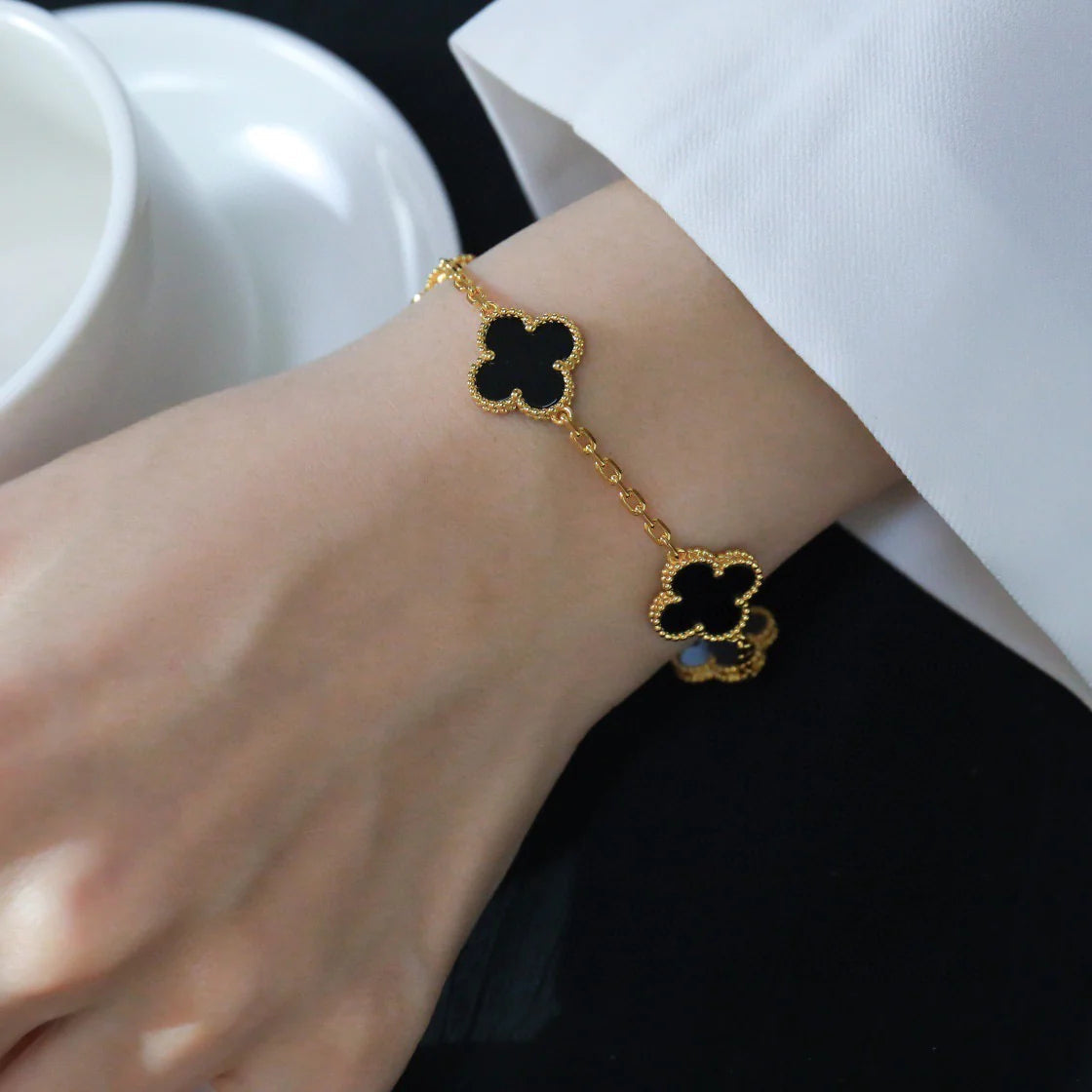 [NOBLE AURA] CLOVER 5 MOTIF ONYXS BRACELET COLLECTION