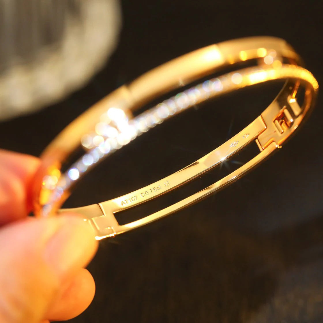 [NOBLE AURA]Move Romane Diamond Bangle Bracelet