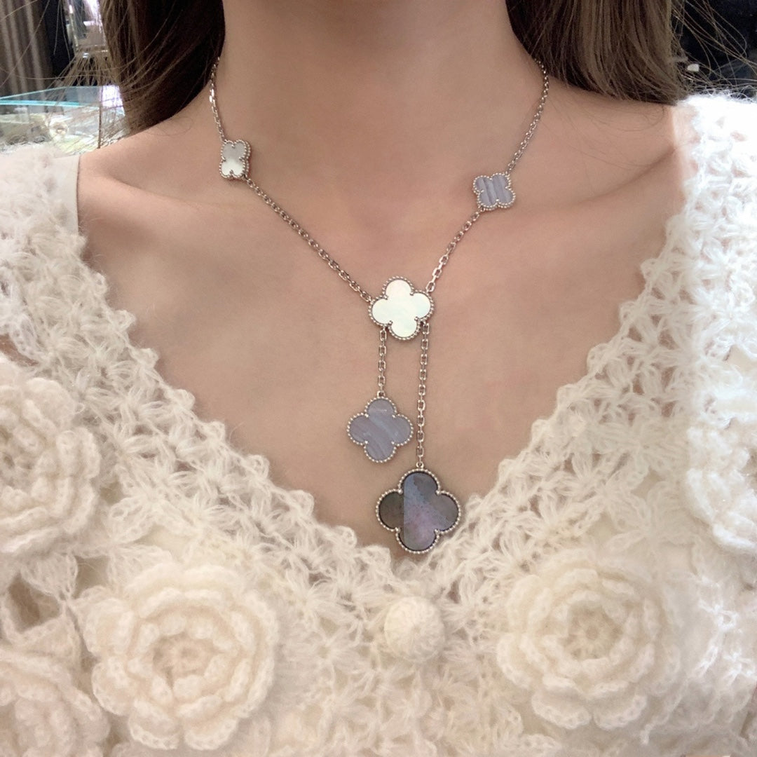 [NOBLE AURA]CLOVER MOP CHALCEDONY NECKLACE SILVER 6 MOTIF