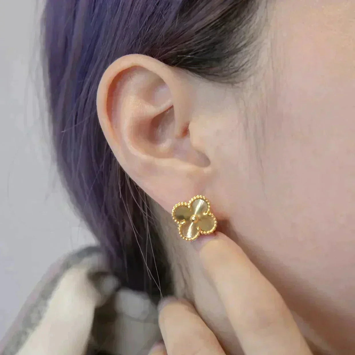 [NOBLE AURA]CLOVER MEDIUM 1 MOTIFS LASER EARRINGS