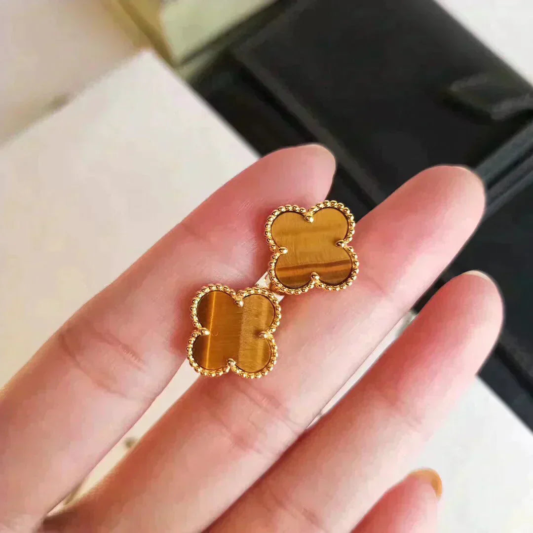 [NOBLE AURA]CLOVER MEDIUM 1 MOTIFS TIGER EYE EARRINGS