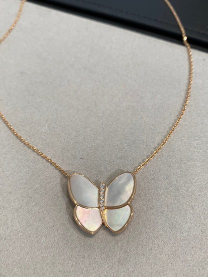 [NOBLE AURA]BUTTERFLY GOLD MOP DIAMOND NECKLACE