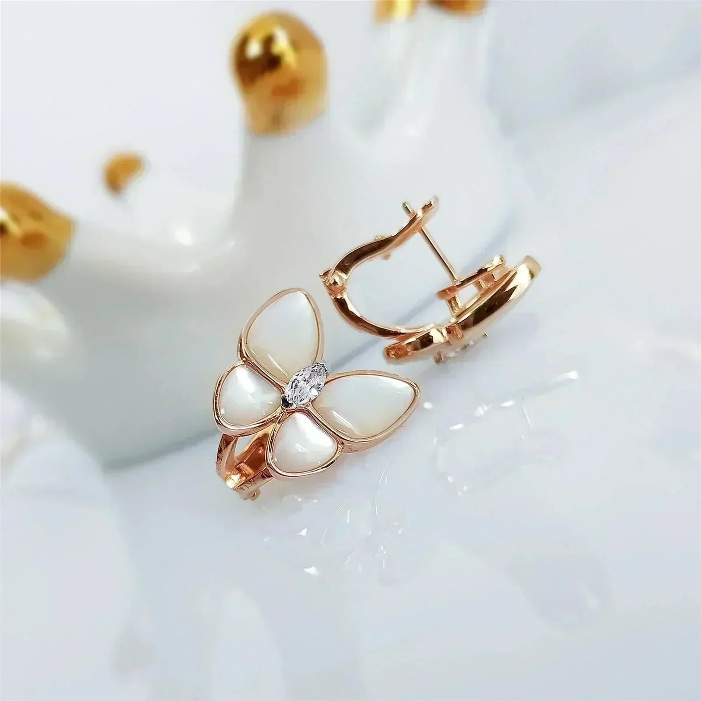 [NOBLE AURA]BUTTERFLY MOP DIAMOND EARRINGS