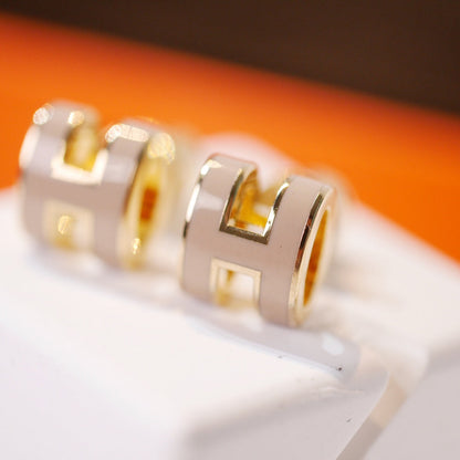 [NOBLE AURA]MINI POP H GOLD EARRINGS GREY