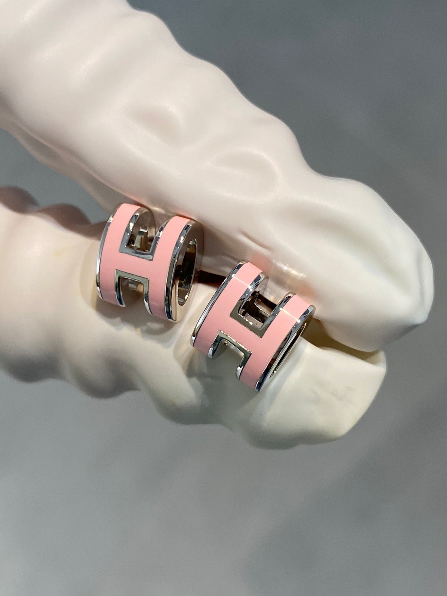 [NOBLE AURA]MINI POP H SILVER EARRINGS PINK