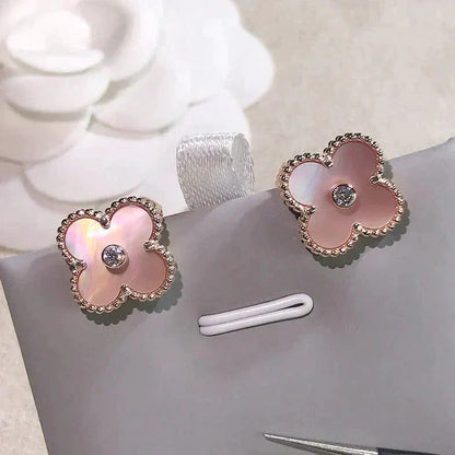 [NOBLE AURA]CLOVER MEDIUM 1 MOTIFS  PINK MOP DIAMOND EARRINGS