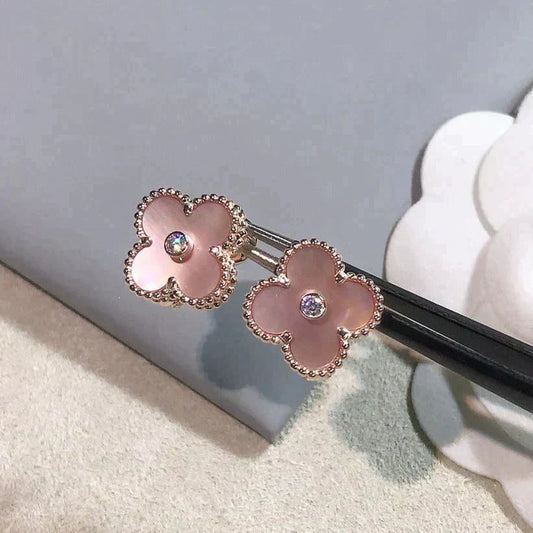 [NOBLE AURA]CLOVER MEDIUM 1 MOTIFS  PINK MOP DIAMOND EARRINGS