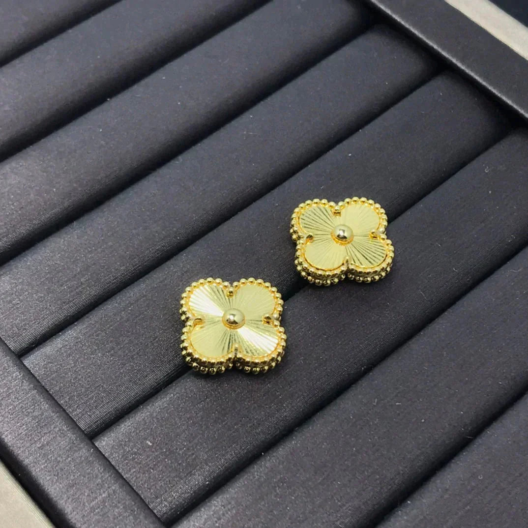 [NOBLE AURA]CLOVER MINI 9.5MM LASER EARRINGS