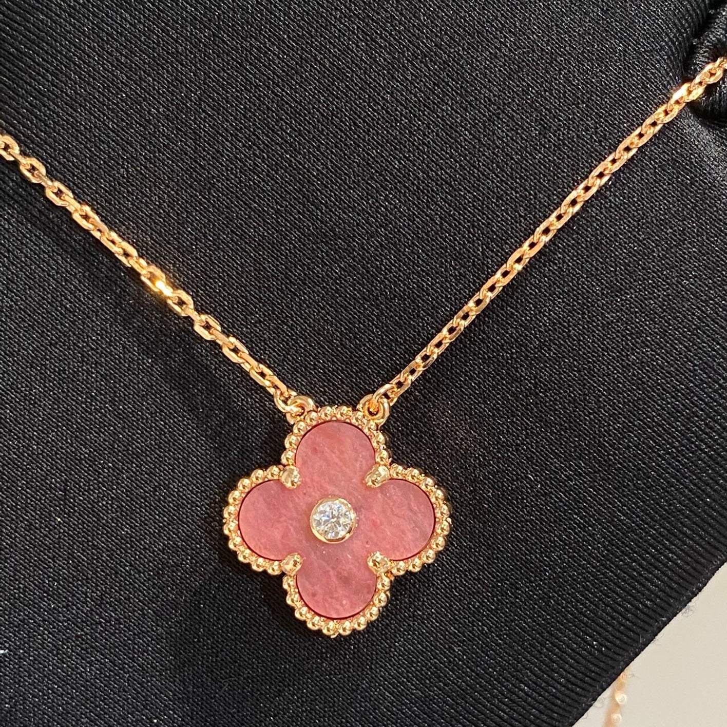 [NOBLE AURA]CLOVER 15MM DIAMOND RHODONITE NECKLACE
