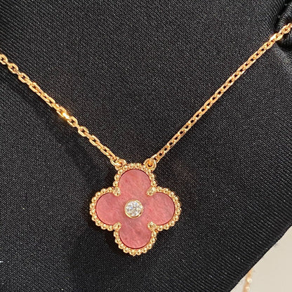 [NOBLE AURA]CLOVER 15MM DIAMOND RHODONITE NECKLACE