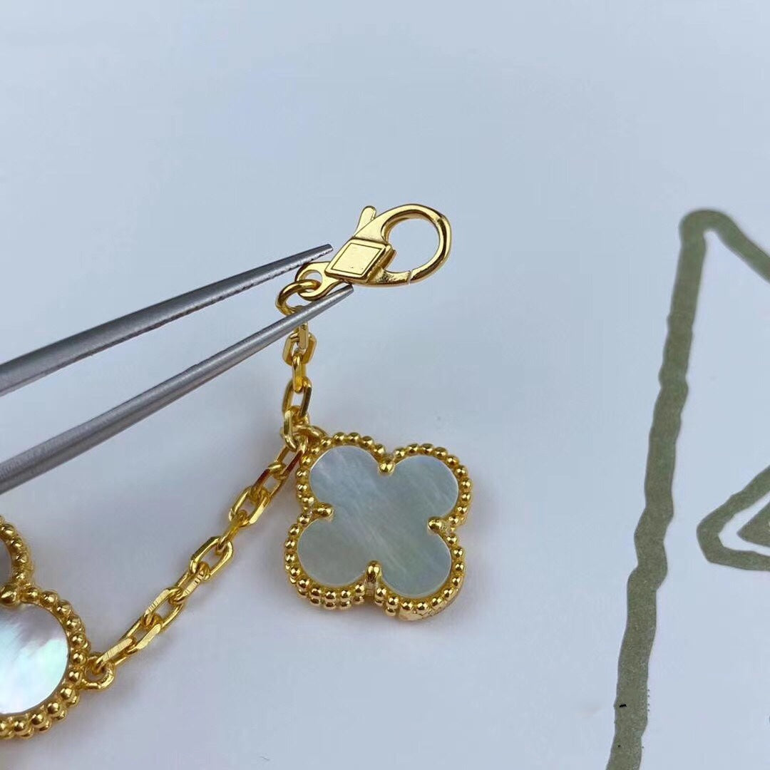 [NOBLE AURA]MAGIC CLOVER MOP GOLD BRACELET 5 MOTIFS