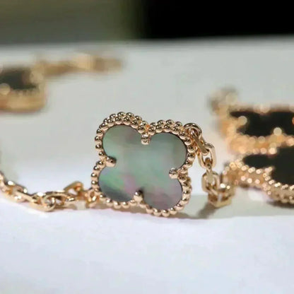 [NOBLE AURA]CLOVER 5 MOTIF GRAY MOP  BRACELET