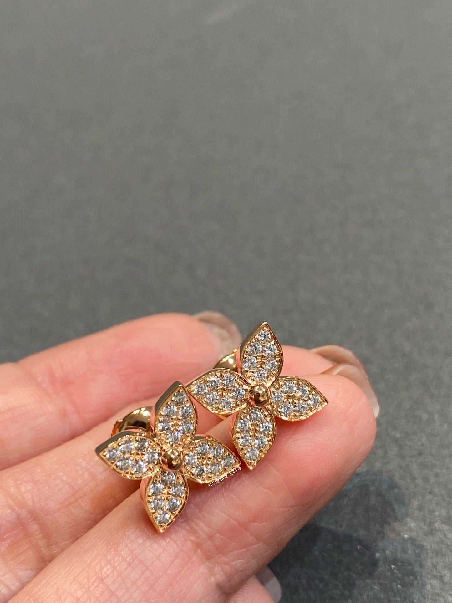 [NOBLE AURA]STAR DIAMOND EARRINGS