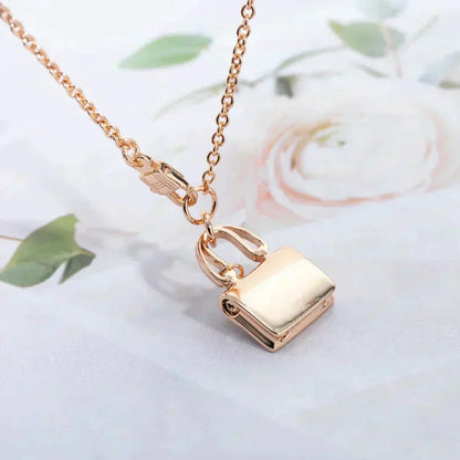 [NOBLE AURA]AMULETTE PEDANT ROSE GOLD NECKLACE