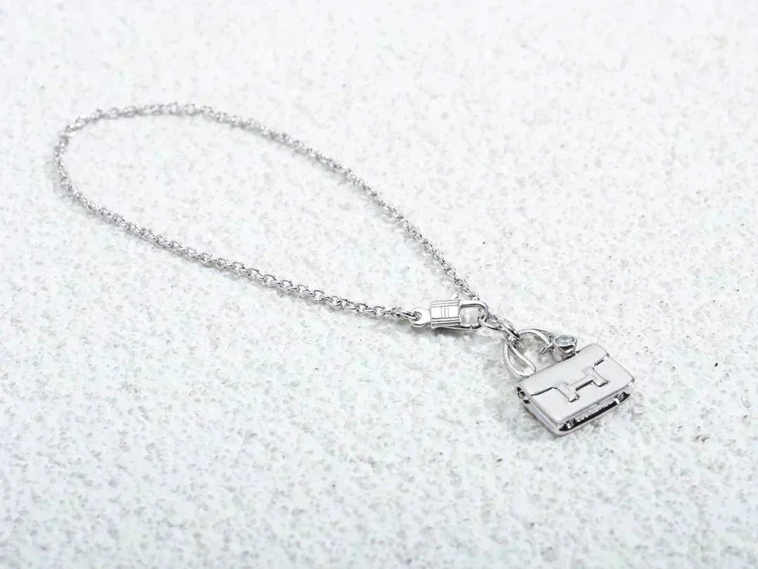 [NOBLE AURA]AMULETTE PEDANT SILVER NECKLACE