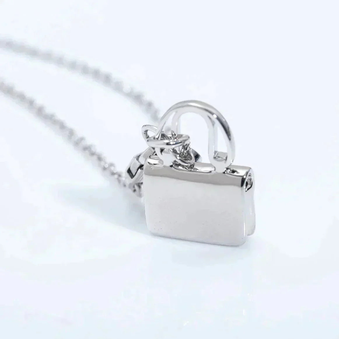 [NOBLE AURA]AMULETTE PEDANT SILVER NECKLACE