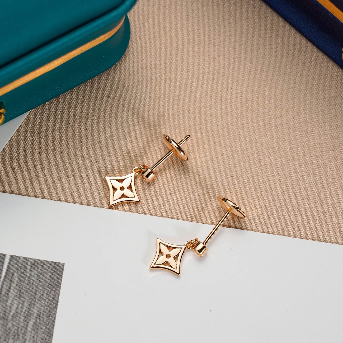 [NOBLE AURA]STAR EARRINGS GOLD