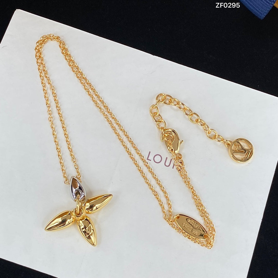 [NOBLE AURA]LOUISETTE PEDANT GOLD NECKLACE