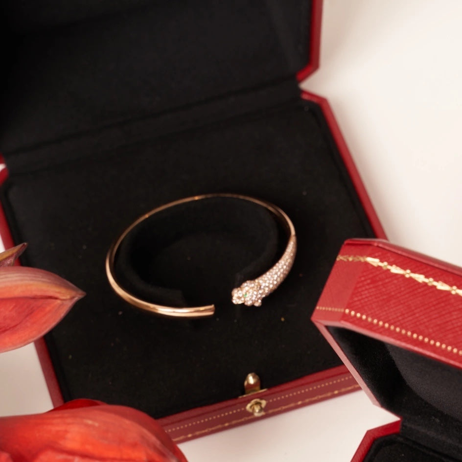 [NOBLE AURA]PANTHERE ROSE GOLD DIAMOND OPEN BRACELET