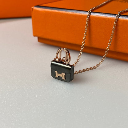 [NOBLE AURA]CONSTANCE BLACK PEDANT PINK GOLD NECKLACE