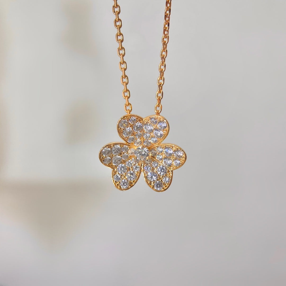 [NOBLE AURA]FLOWER DIAMOND NECKLACE