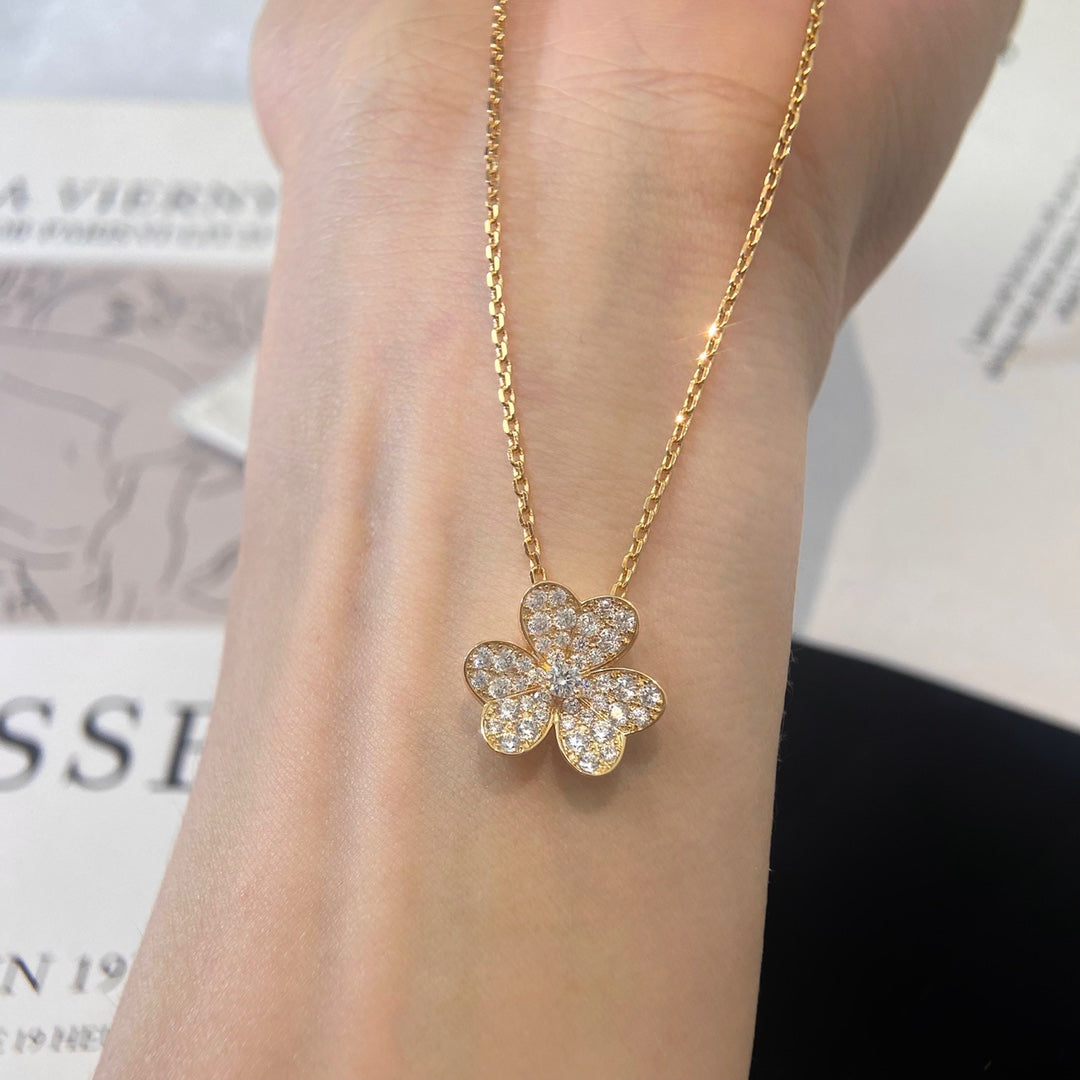[NOBLE AURA]FLOWER DIAMOND NECKLACE