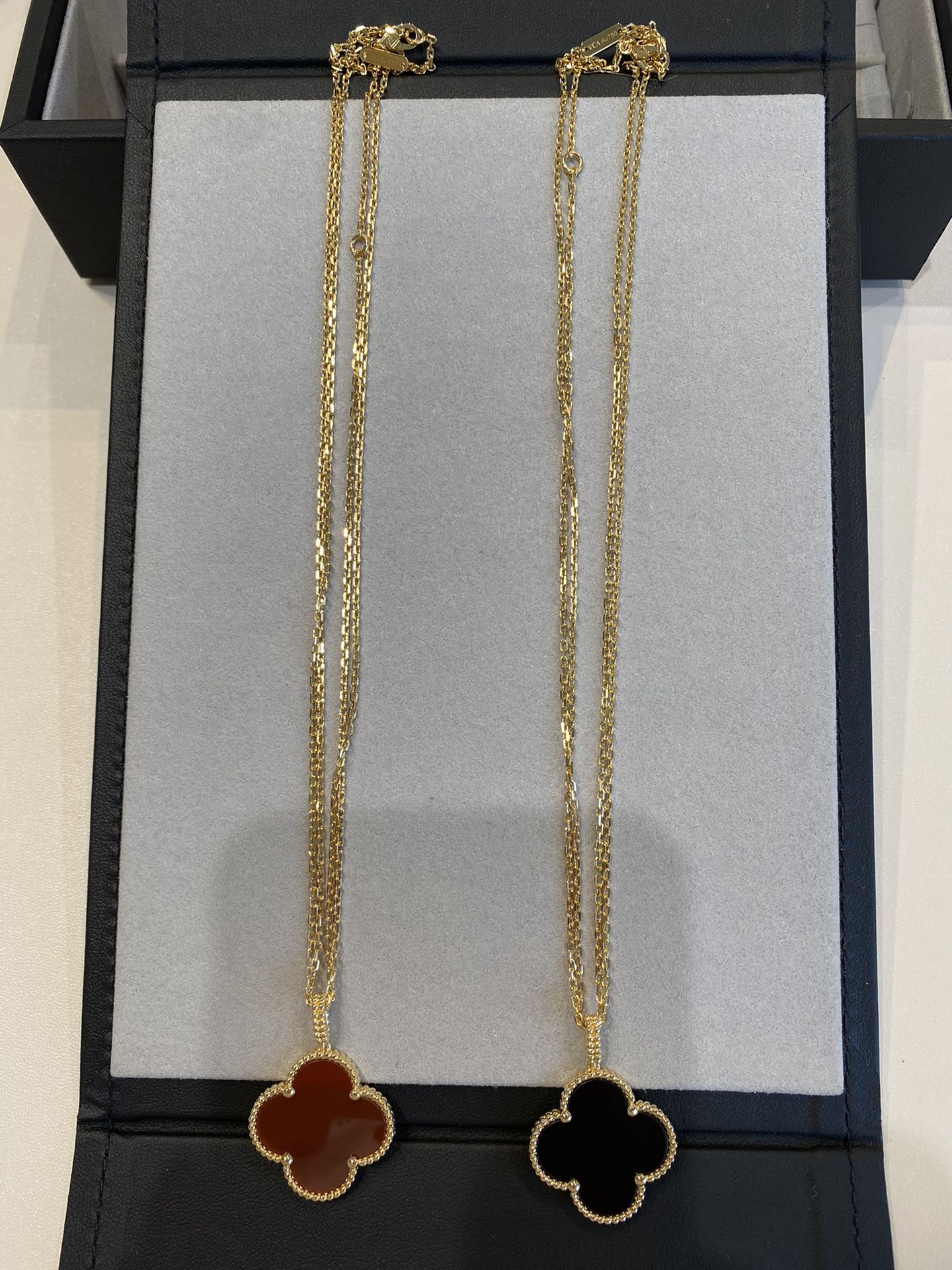 [NOBLE AURA]CLOVER 25MM NECKLACE GOLD CARNELIAN