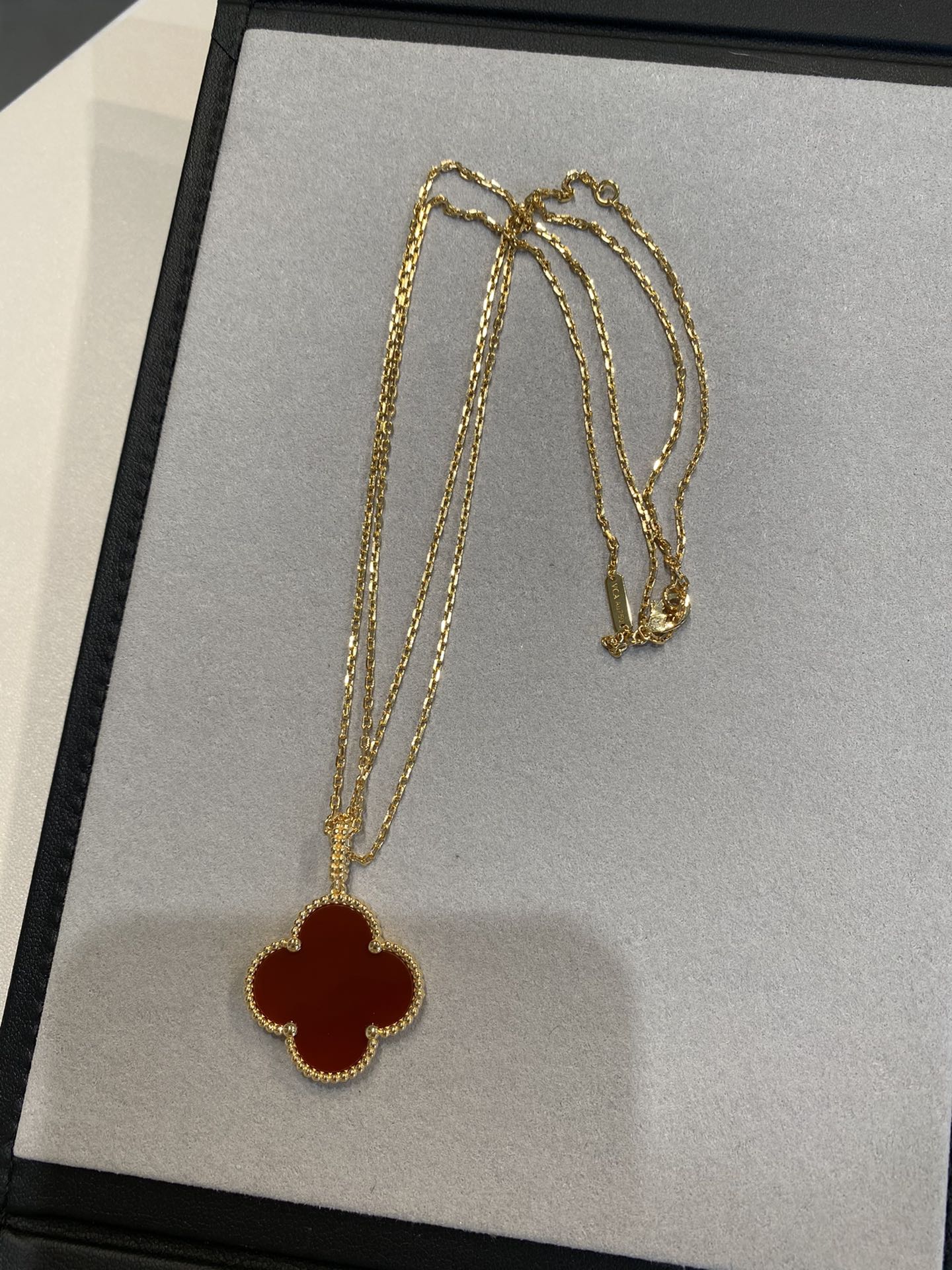 [NOBLE AURA]CLOVER 25MM NECKLACE GOLD CARNELIAN