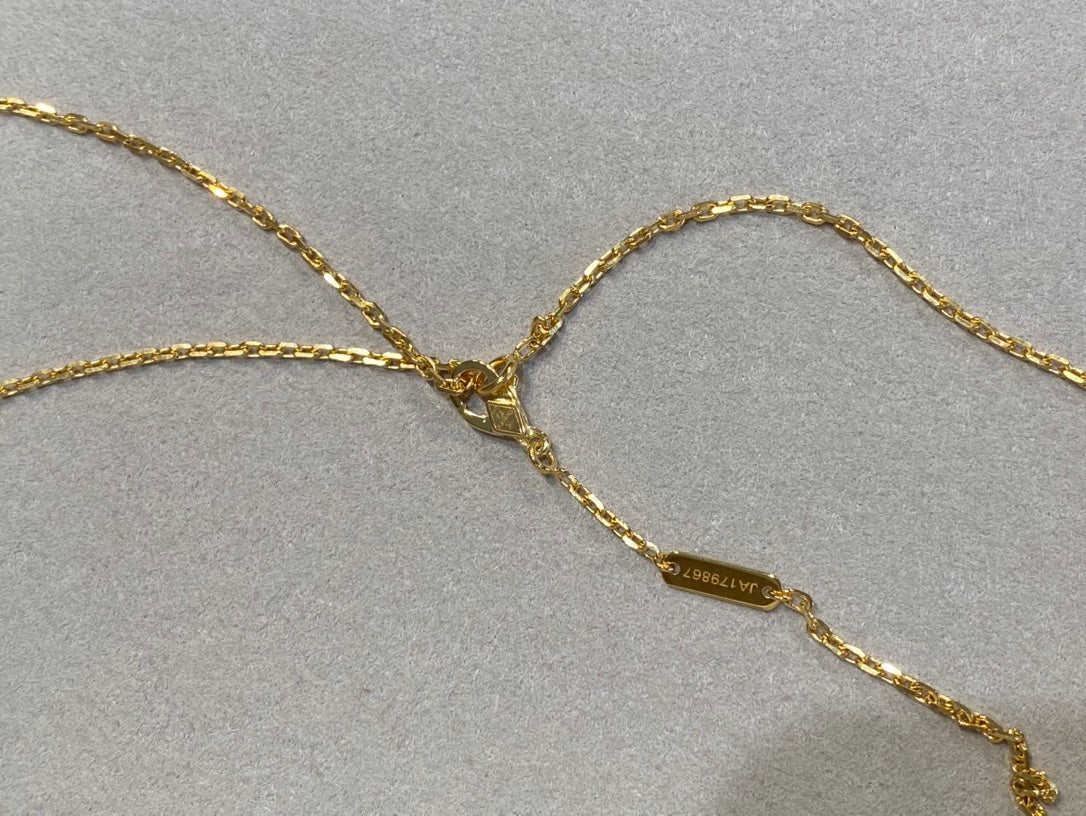 [NOBLE AURA]CLOVER 25MM NECKLACE GOLD CARNELIAN