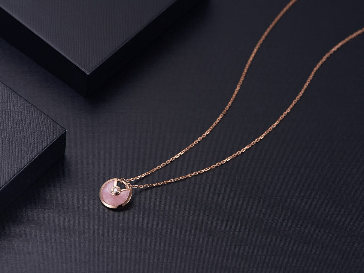 [NOBLE AURA]AMULETTE ROSE GOLD PINK MOP NECKLACE