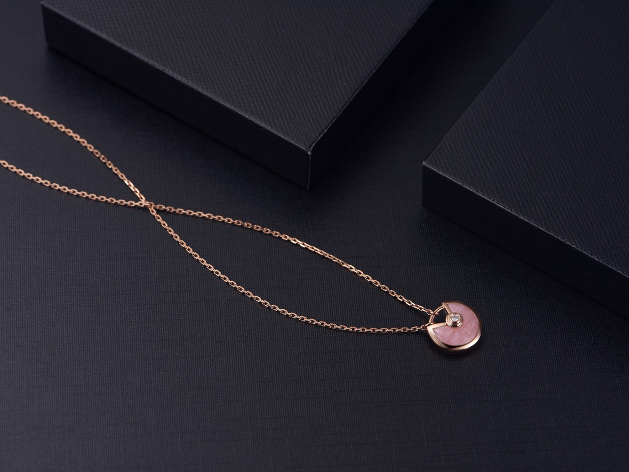 [NOBLE AURA]AMULETTE ROSE GOLD PINK MOP NECKLACE