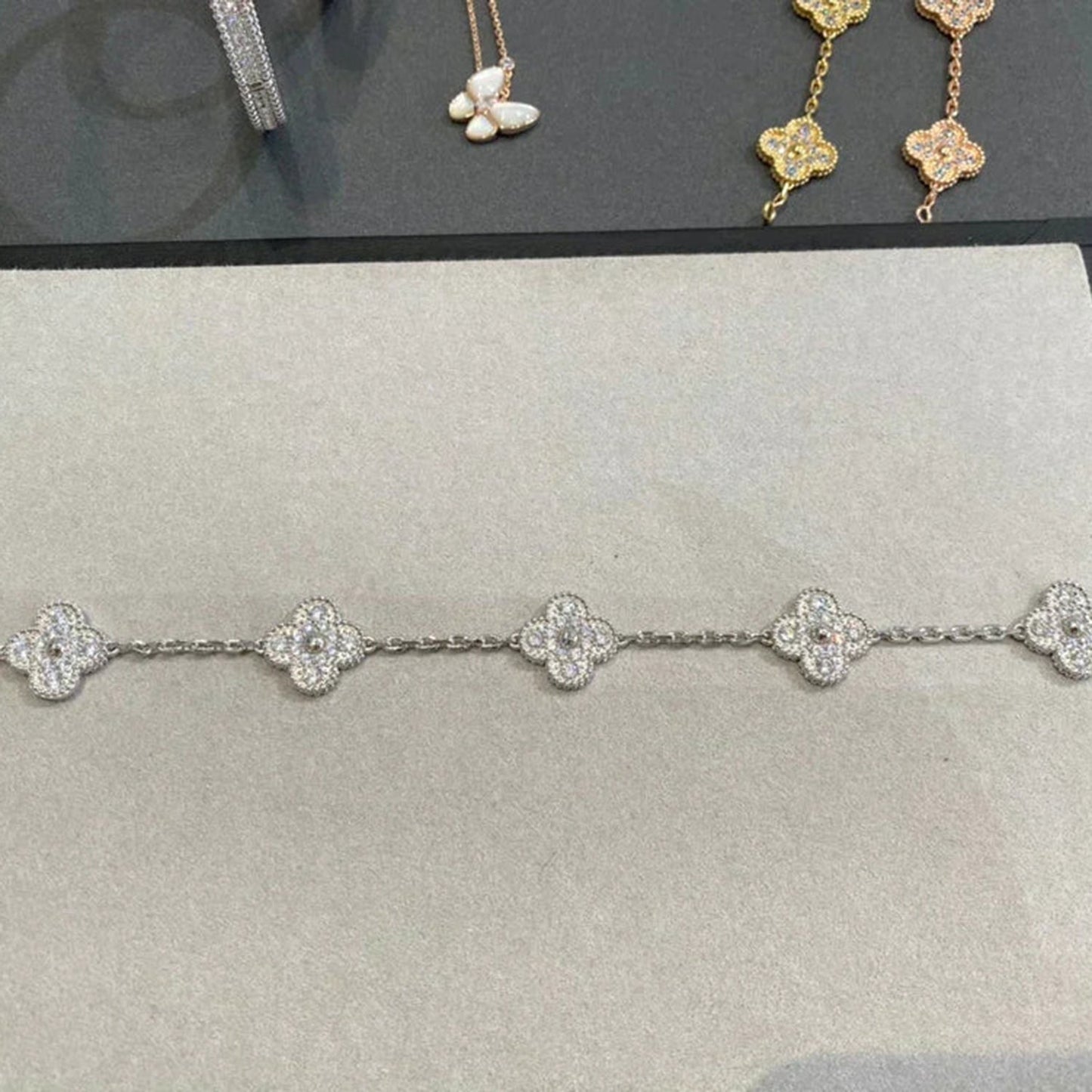 [NOBLE AURA] CLOVER 5 MOTIF FULL DIAMOND BRACELET COLLECTION