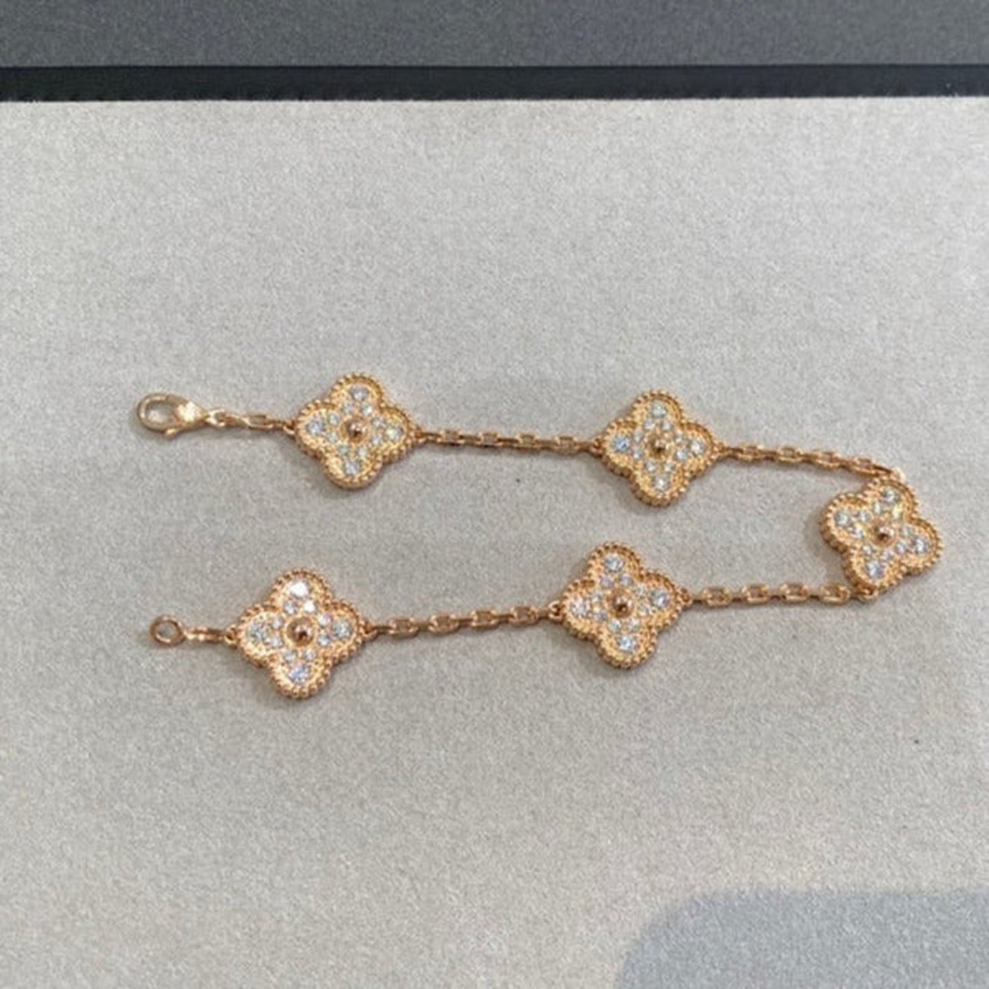 [NOBLE AURA] CLOVER 5 MOTIF FULL DIAMOND BRACELET COLLECTION