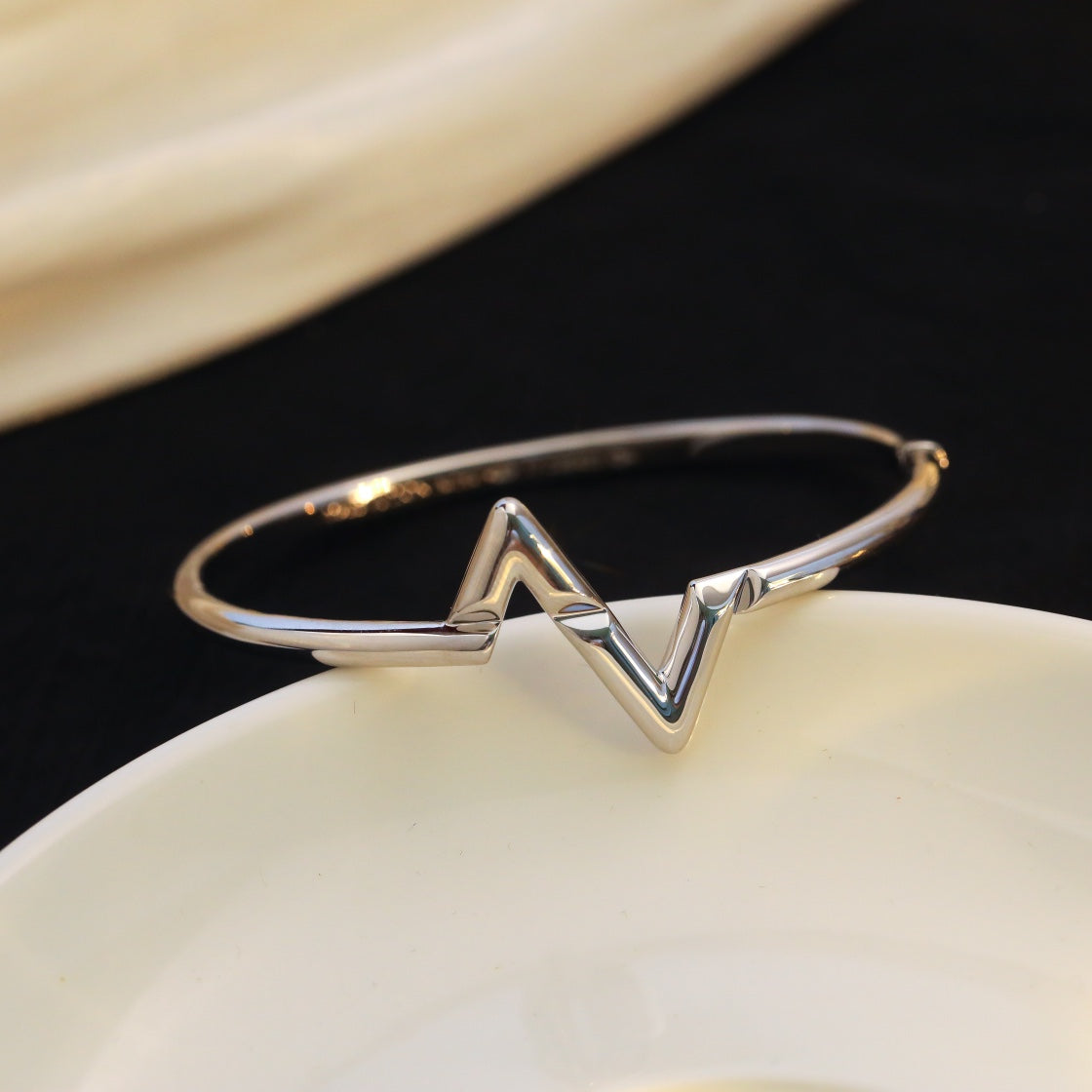 [NOBLE AURA]VOLTE UPSITE DOWN BRACELET