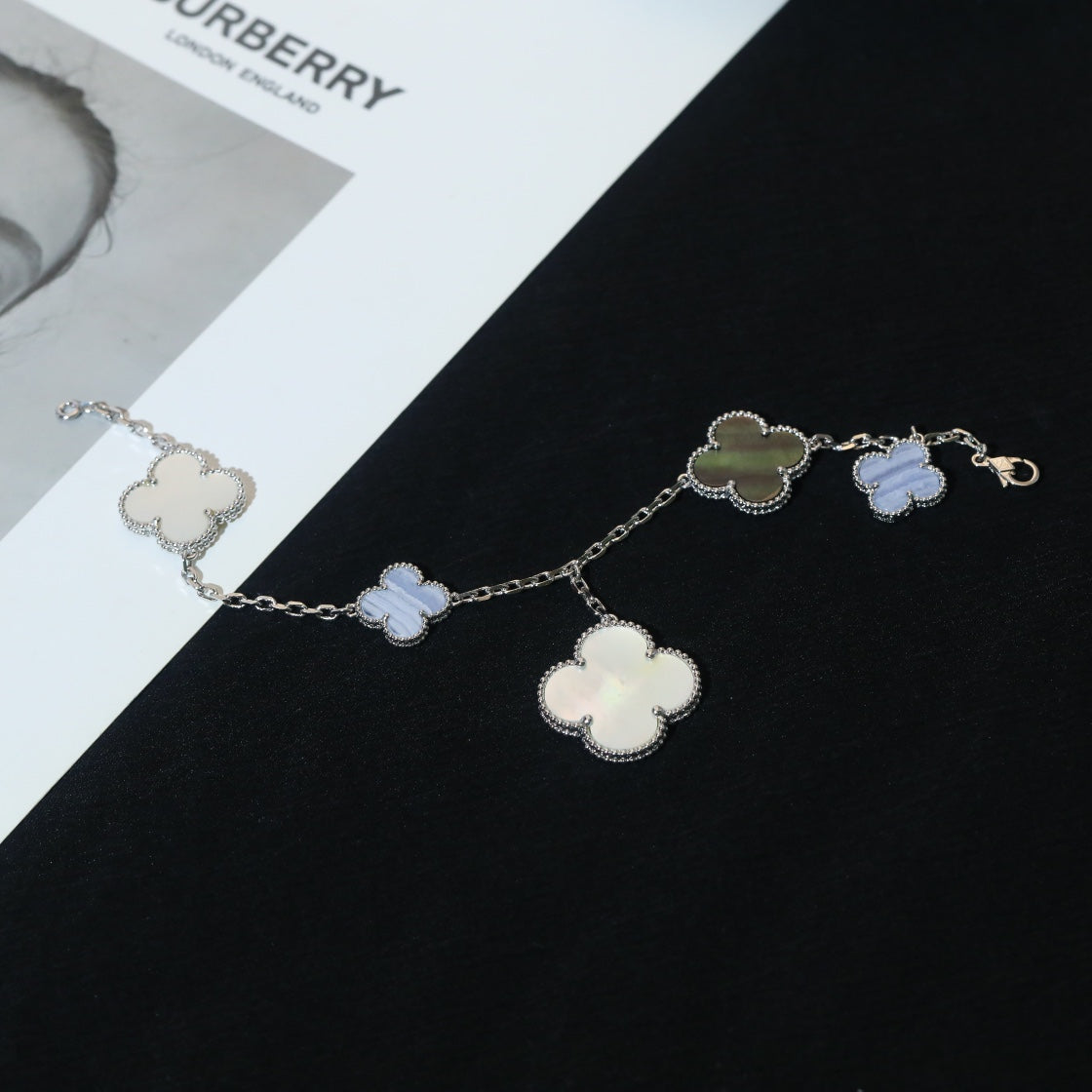 [NOBLE AURA]CLOVER BRACELET 5 MOTIFS MOP CHALCEDONY SILVER