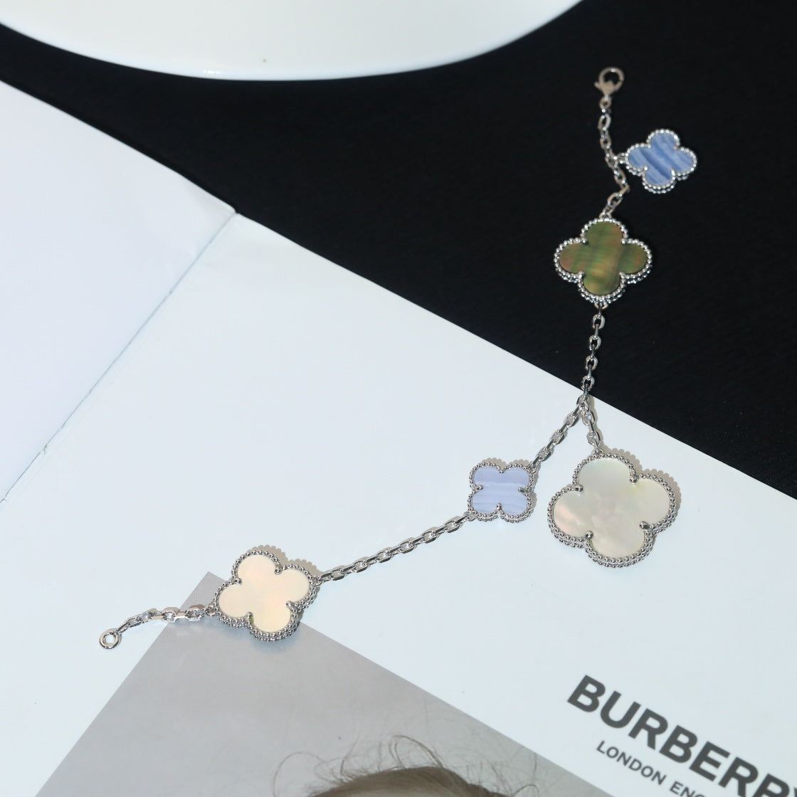 [NOBLE AURA]CLOVER BRACELET 5 MOTIFS MOP CHALCEDONY SILVER