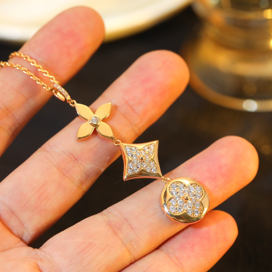 [NOBLE AURA]STAR AND SUN DIAMOND PINK GOLD NECKLACE