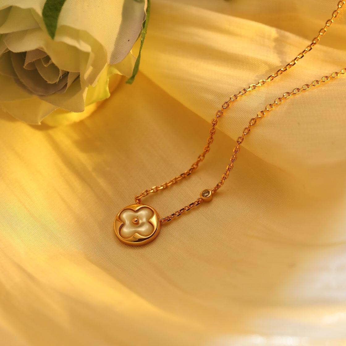 [NOBLE AURA]SUN PEDANT PINK GOLD 1 DIAMOND NECKLACE