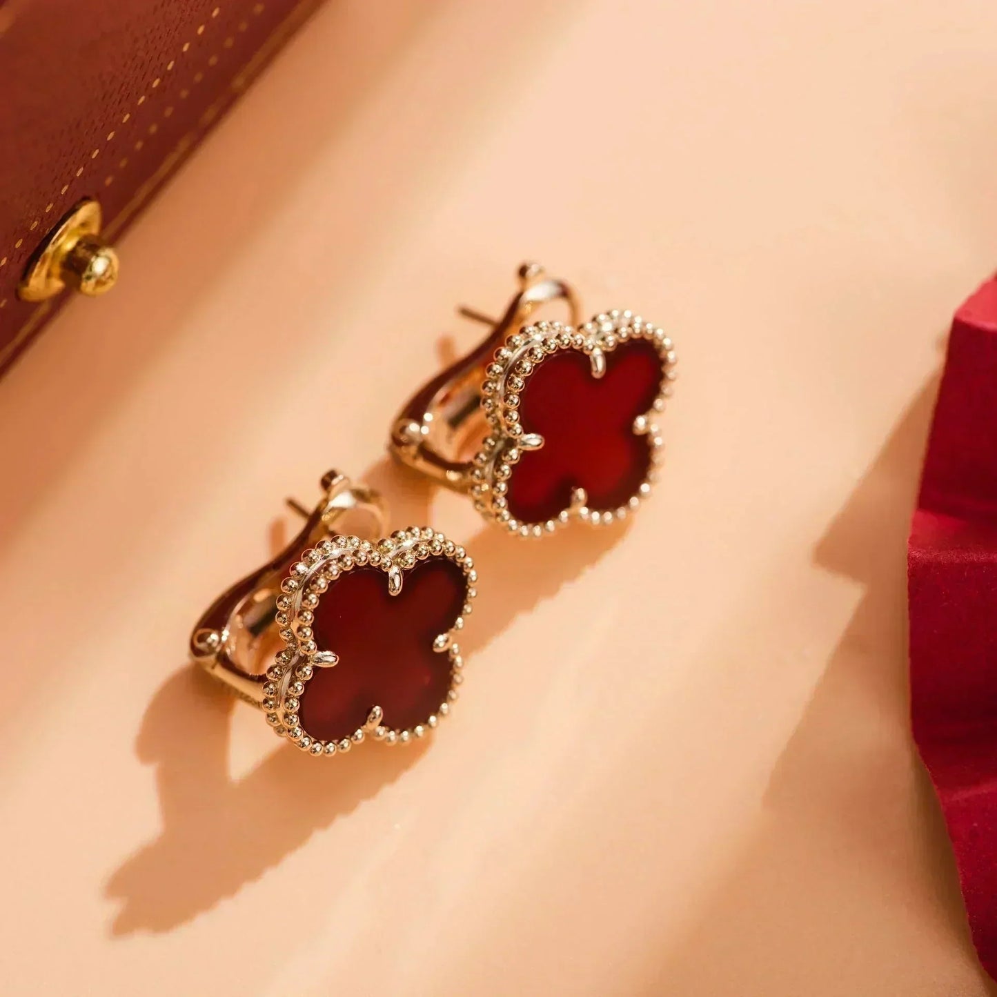 [NOBLE AURA]CLOVER MEDIUM 1 MOTIFS CARNELIAN  EARRINGS