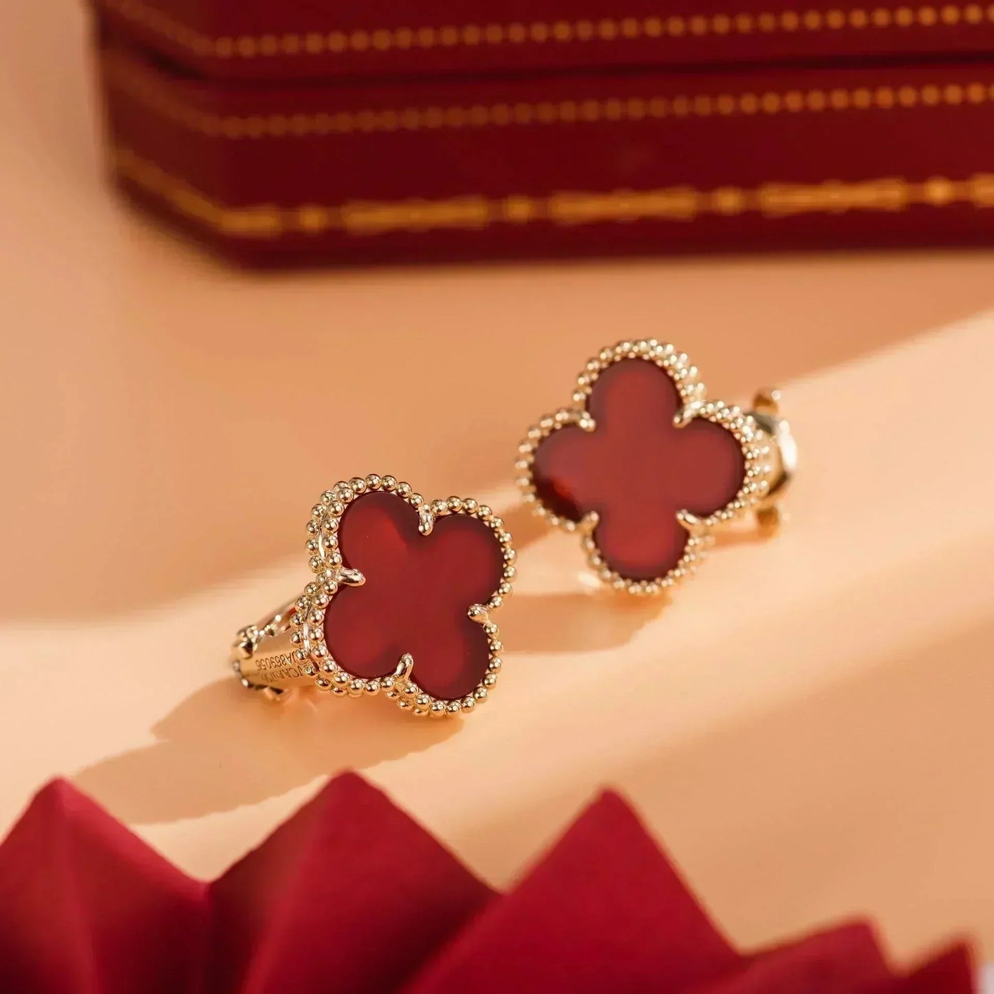 [NOBLE AURA]CLOVER MEDIUM 1 MOTIFS CARNELIAN  EARRINGS