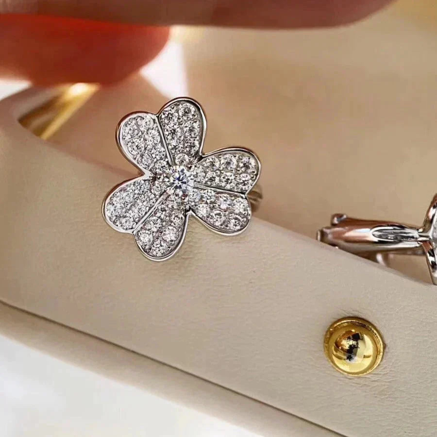 [NOBLE AURA]CLOVER COMOS DIAMOND EARRINGS SILVER