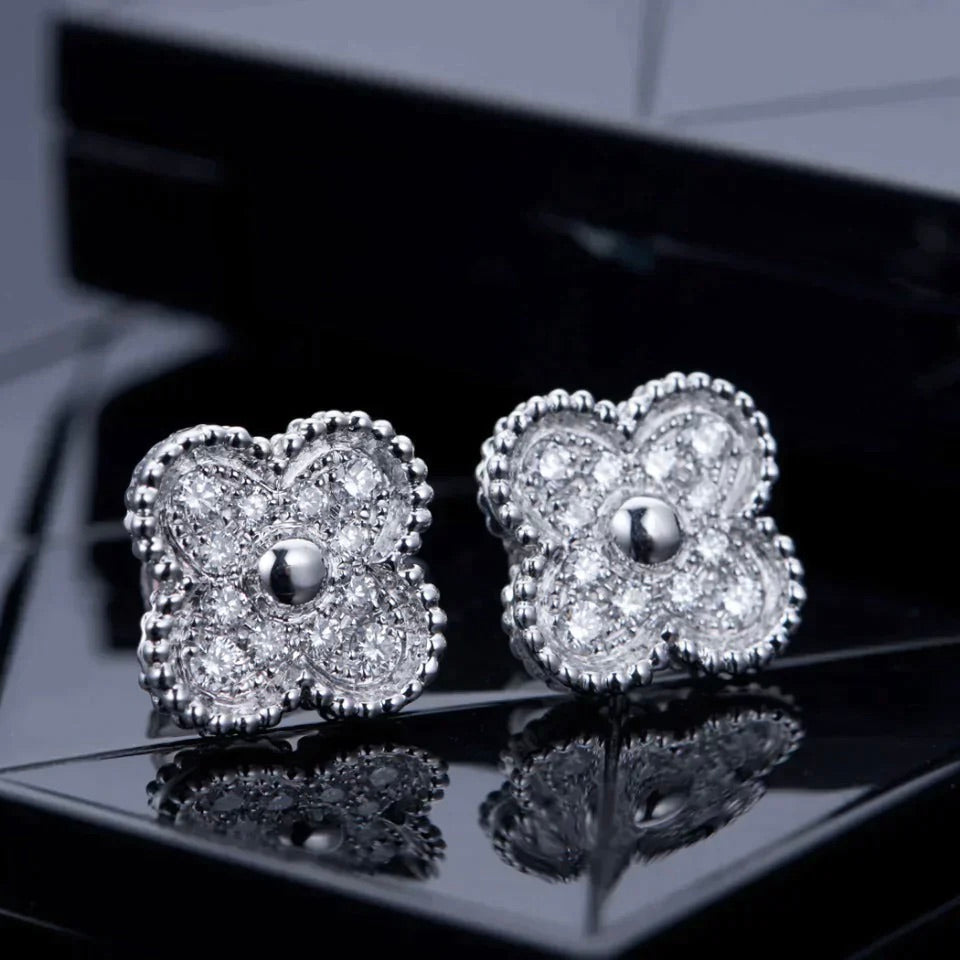[NOBLE AURA]CLOVER 1 MOTIFS DIAMOND STUD EARRINGS SILVER