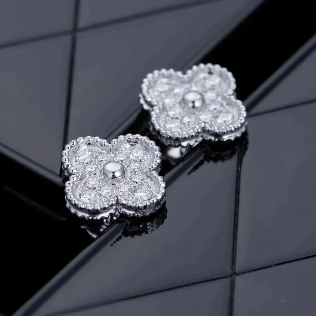 [NOBLE AURA]CLOVER 1 MOTIFS DIAMOND STUD EARRINGS SILVER