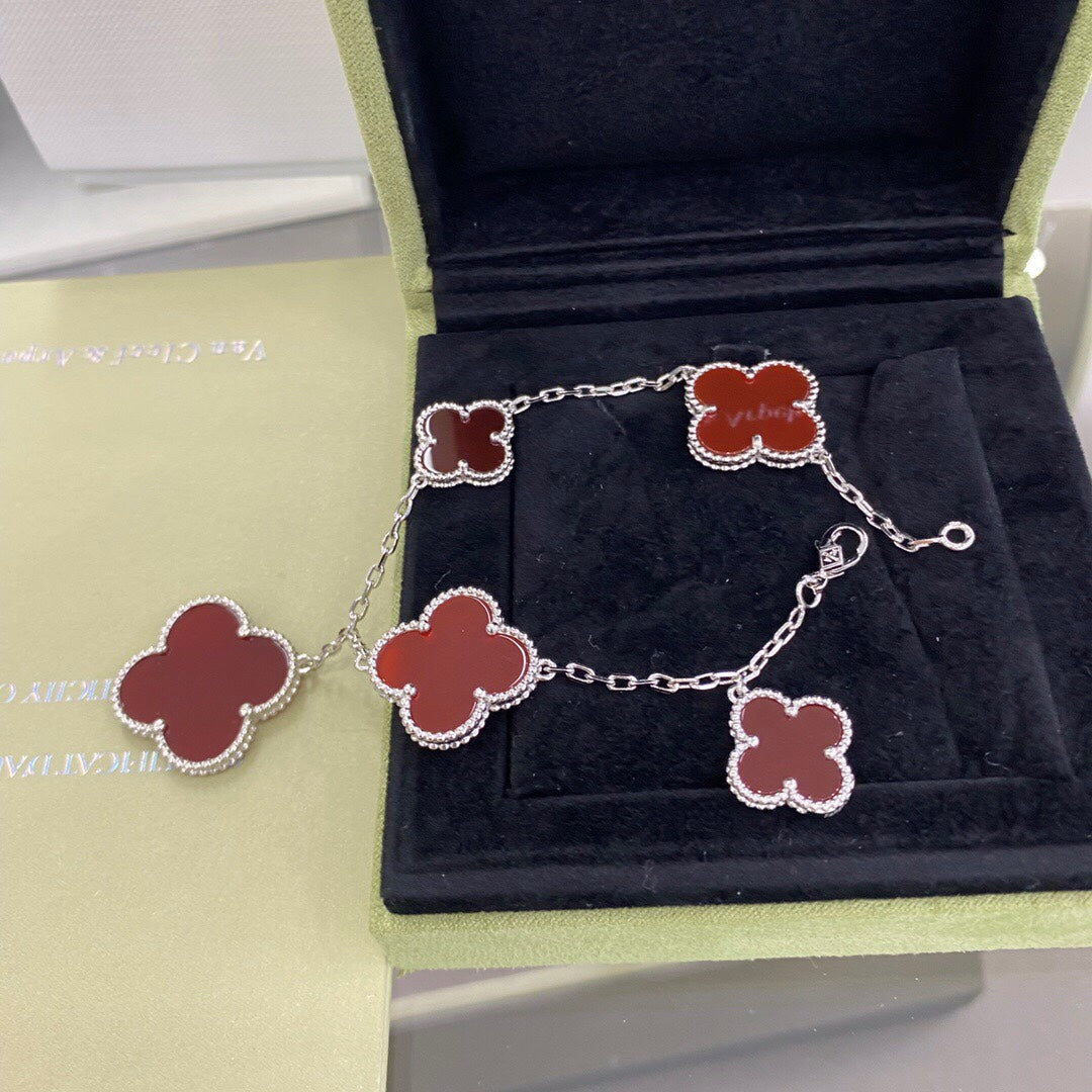 [NOBLE AURA]CLOVER 5 MOTIFS SIVLER CARNELIAN BRACELET