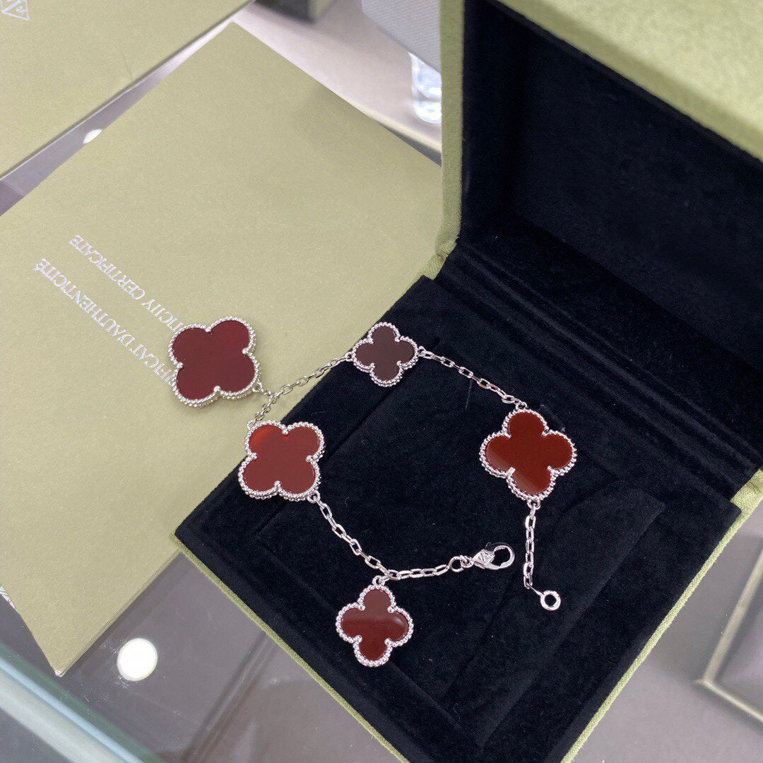 [NOBLE AURA]CLOVER 5 MOTIFS SIVLER CARNELIAN BRACELET