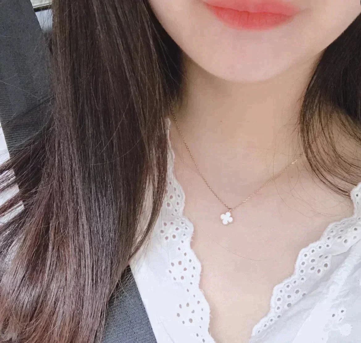 [NOBLE AURA]CLOVER MINI 9.5MM WHITE MOTHER-OF-PEARL NECKLACE