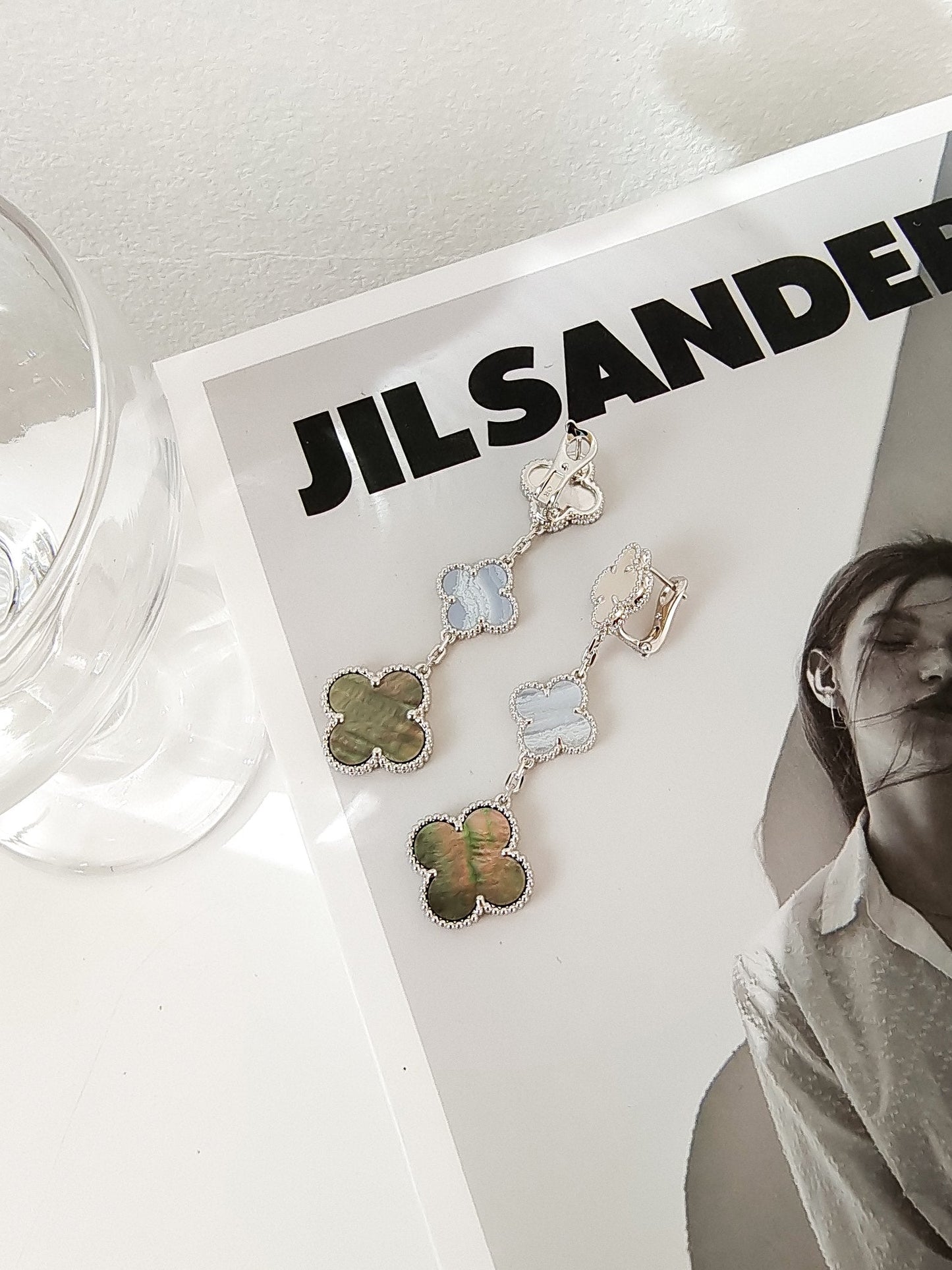 [NOBLE AURA]CLOVER 3 MOTIFS CHALCEDONY DARK MOP SILVER EARRINGS